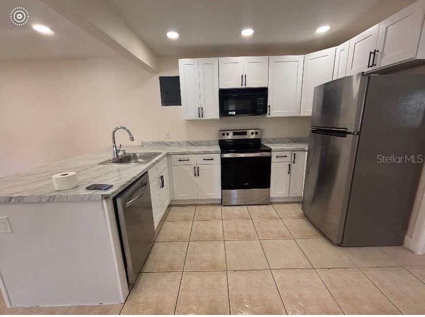405 S ORION AVE — photo 32