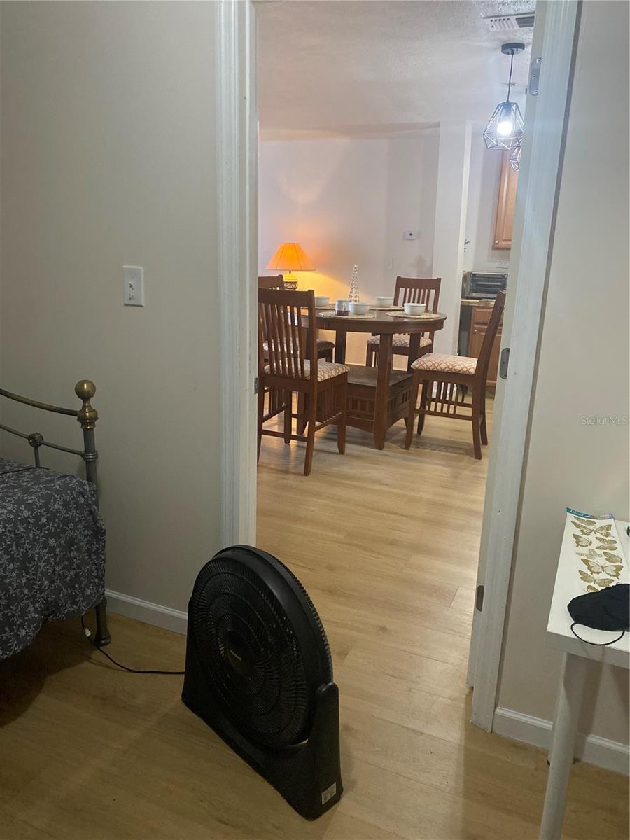 405 S ORION AVE — photo 18