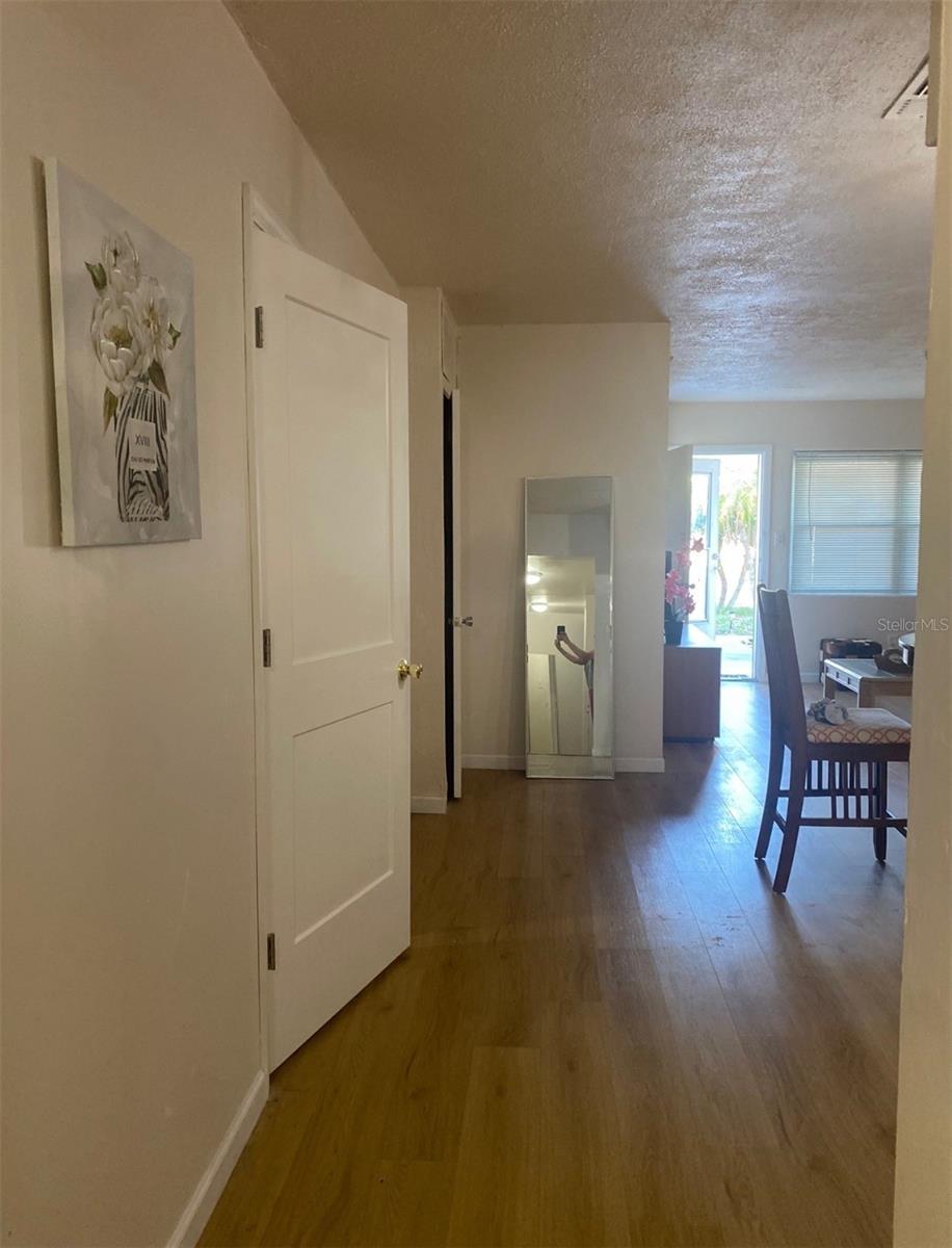 405 S ORION AVE — photo 17