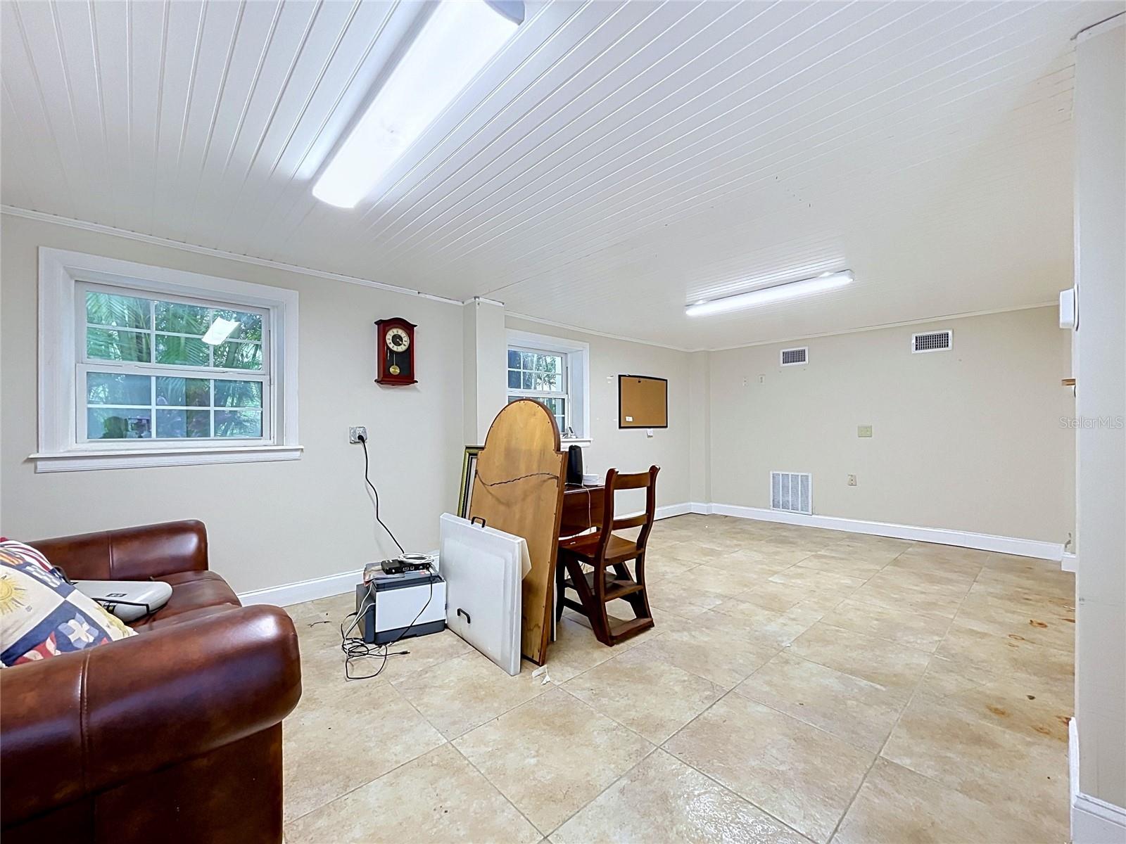3312 N PERRY AVE — photo 64