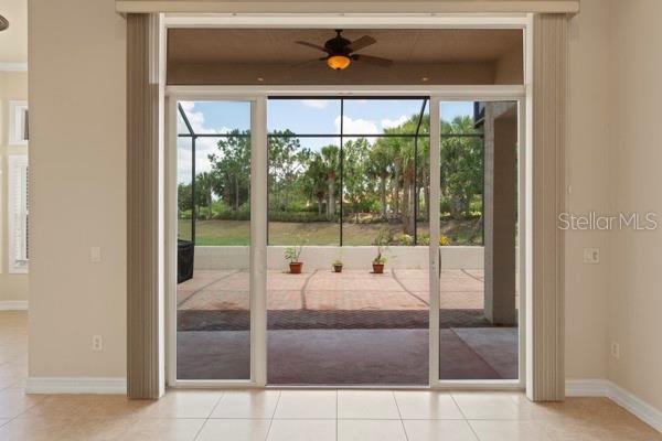 5044 SANDY BROOK CIR — photo 22