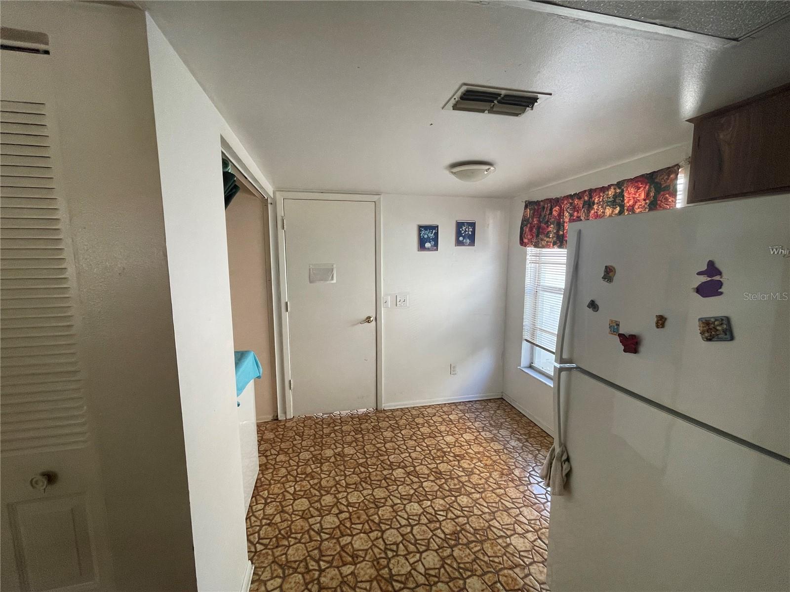 11001 SUNSWEPT PL — photo 12