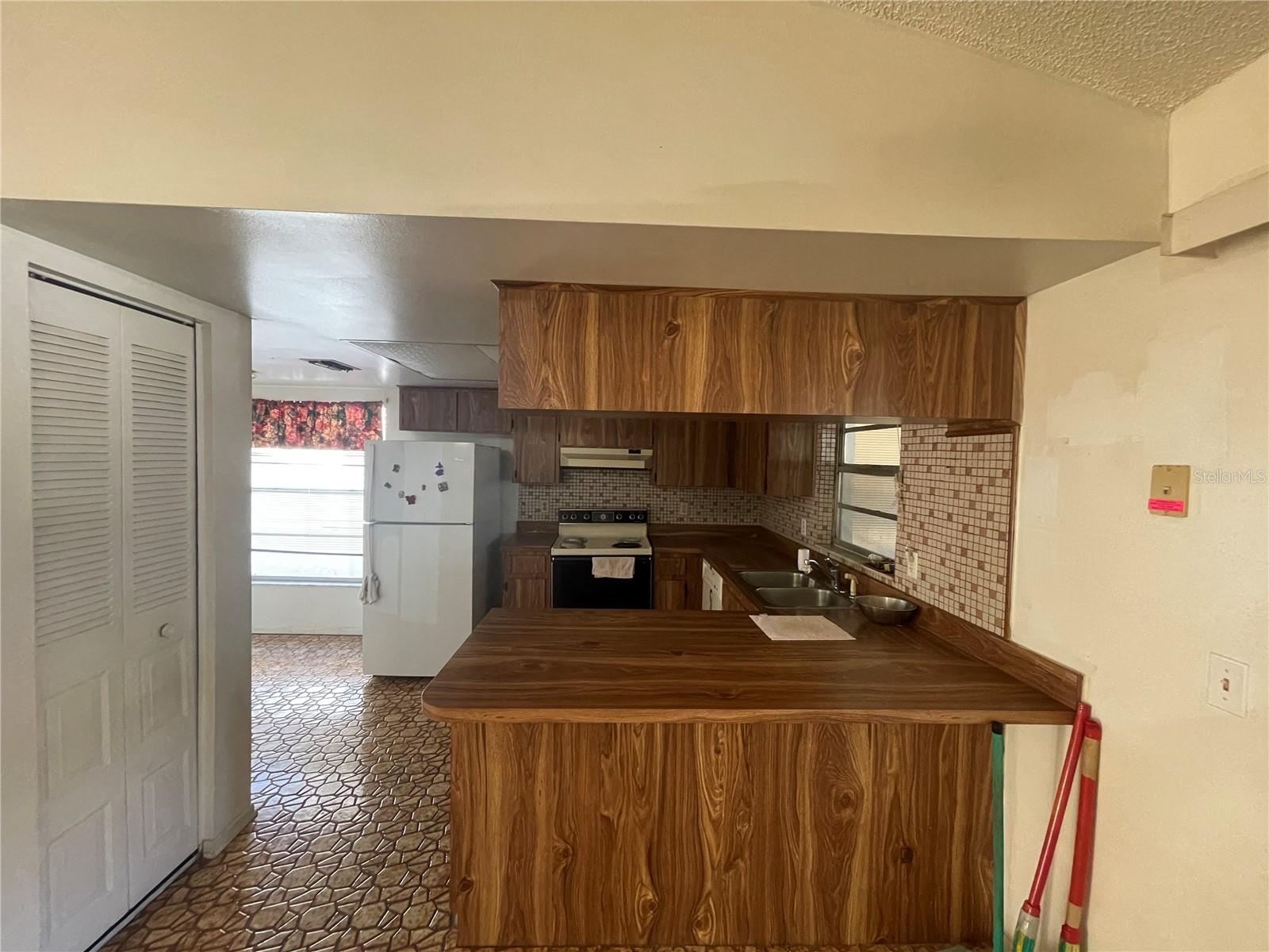 11001 SUNSWEPT PL — photo 10