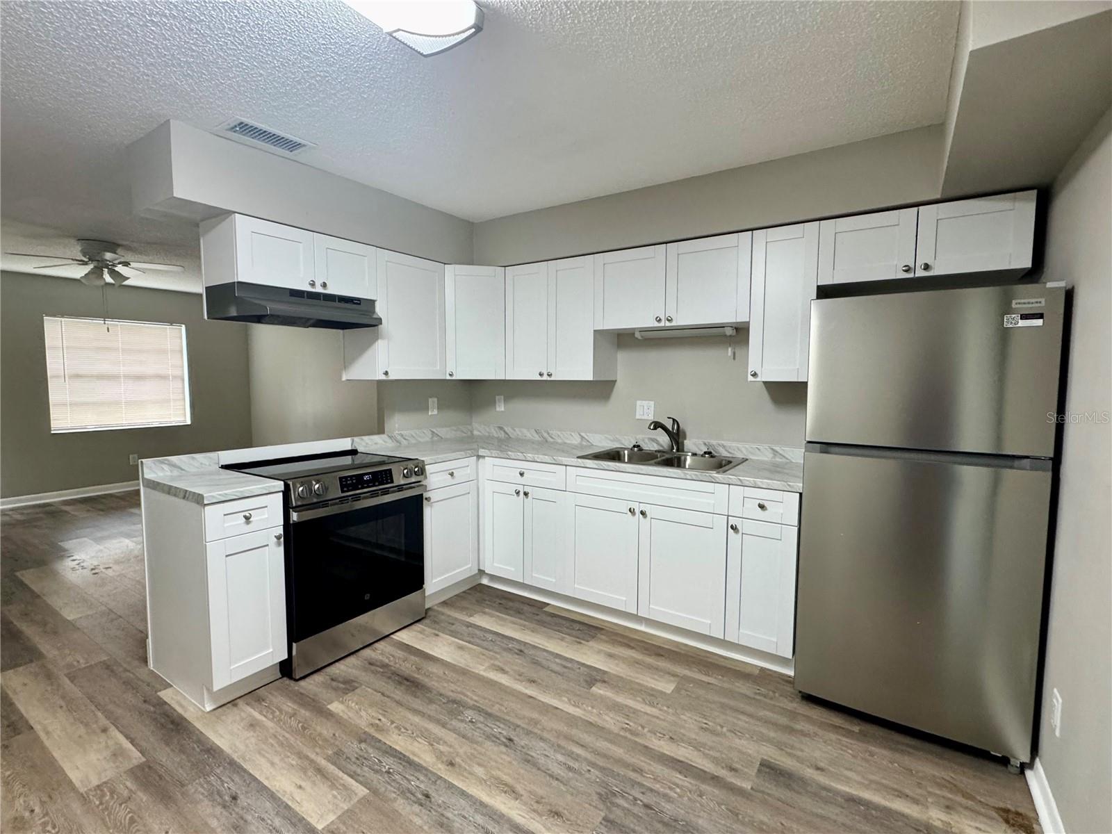 5619 PEACH AVE — photo 5