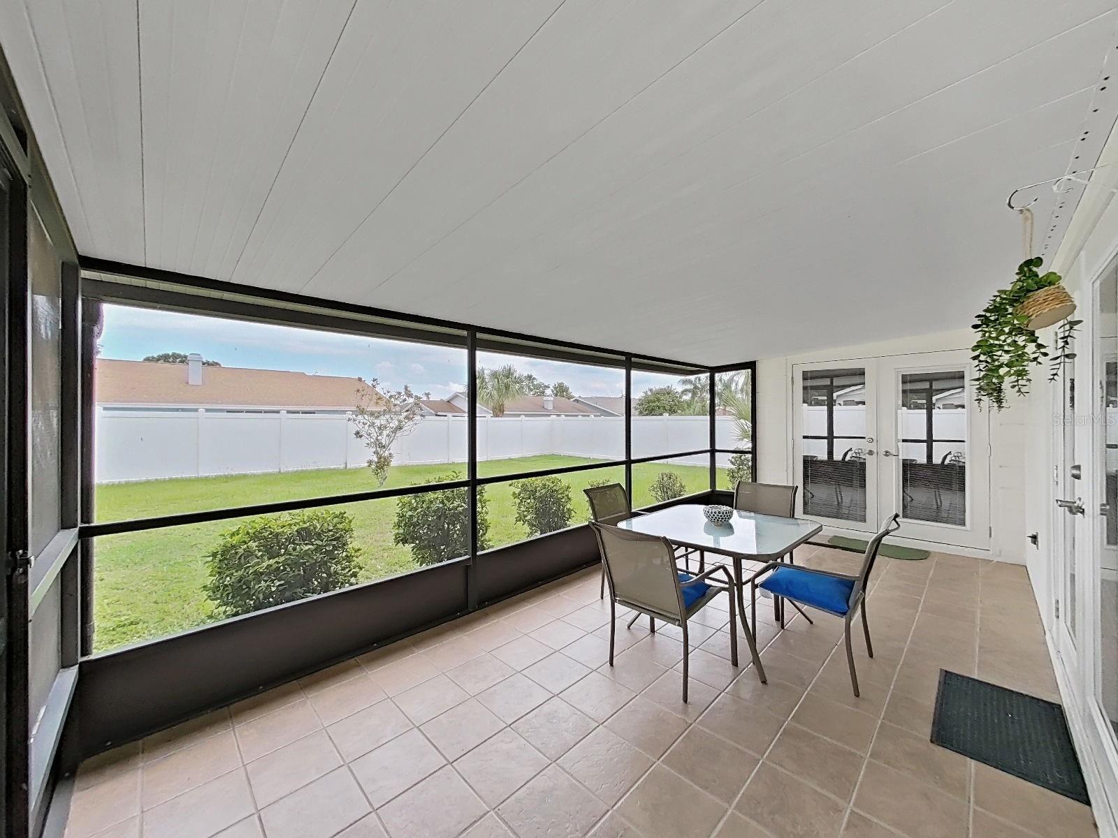 726 STILLVIEW CIR — photo 38