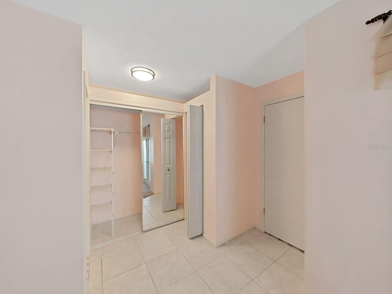 726 STILLVIEW CIR — photo 32