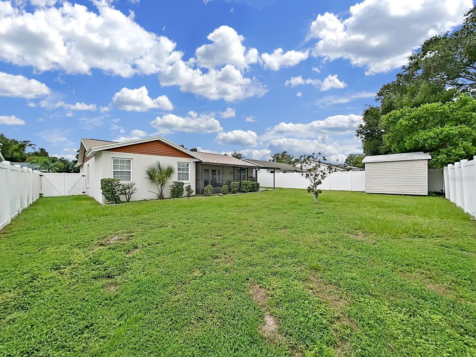 726 STILLVIEW CIR — photo 43