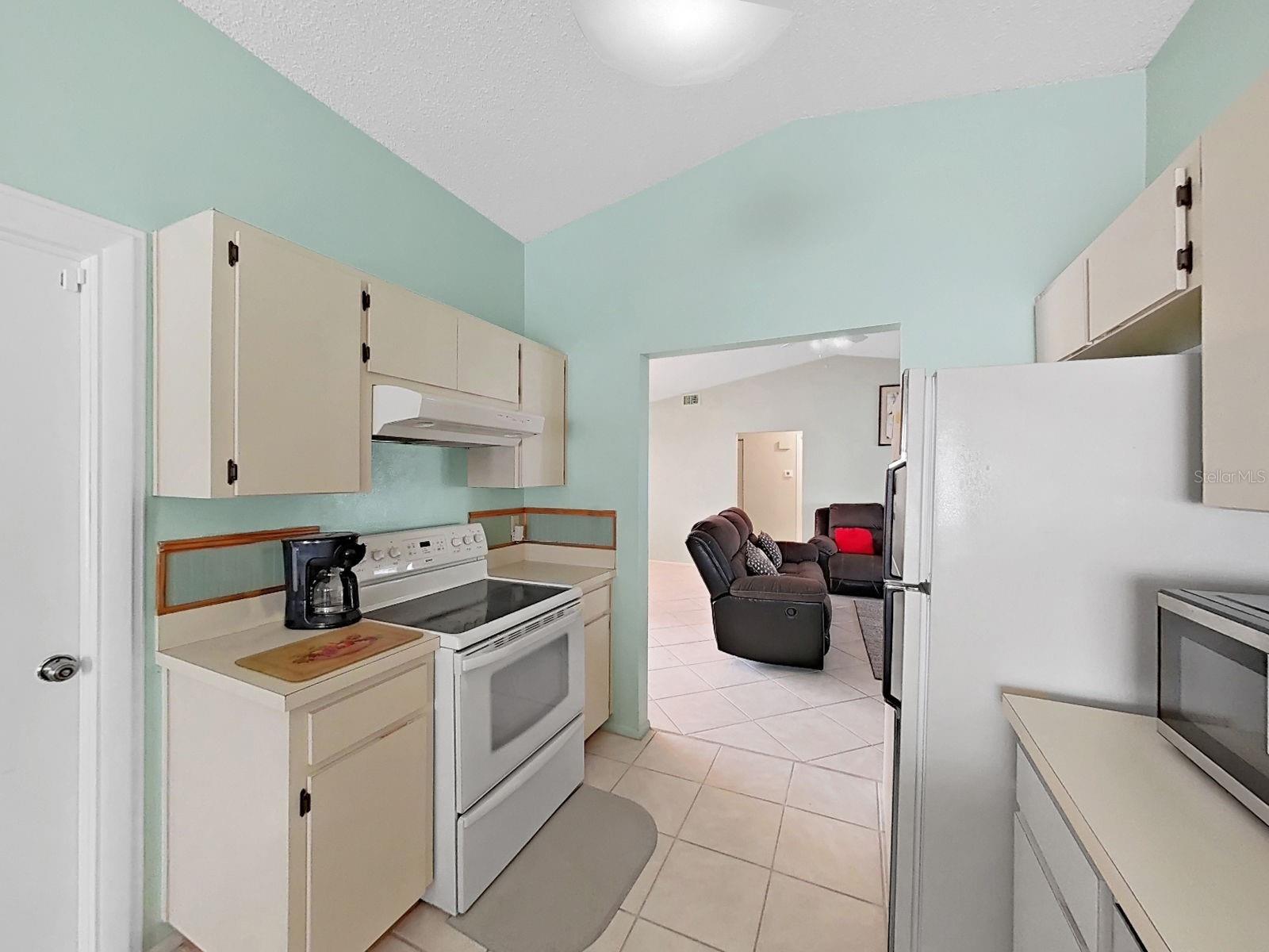 726 STILLVIEW CIR — photo 19