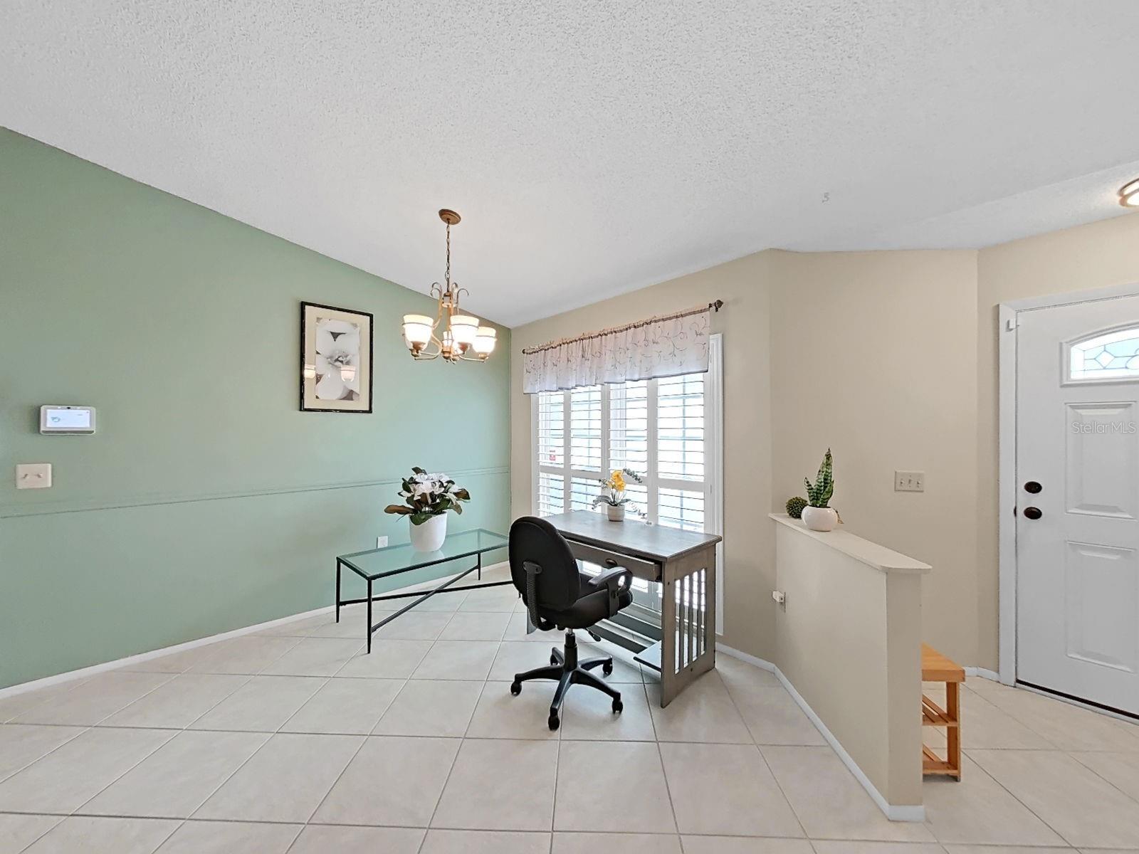 726 STILLVIEW CIR — photo 9
