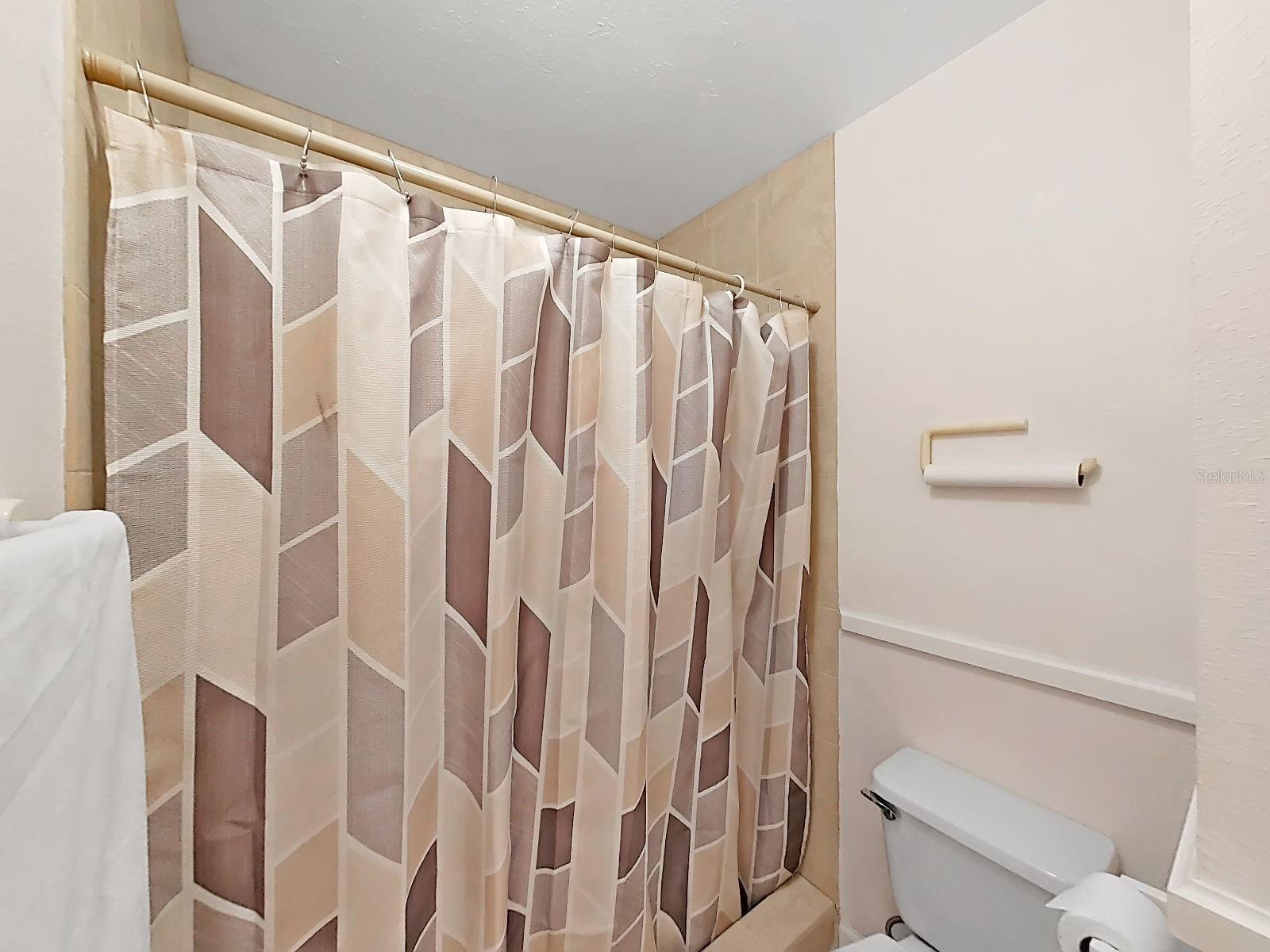 726 STILLVIEW CIR — photo 36