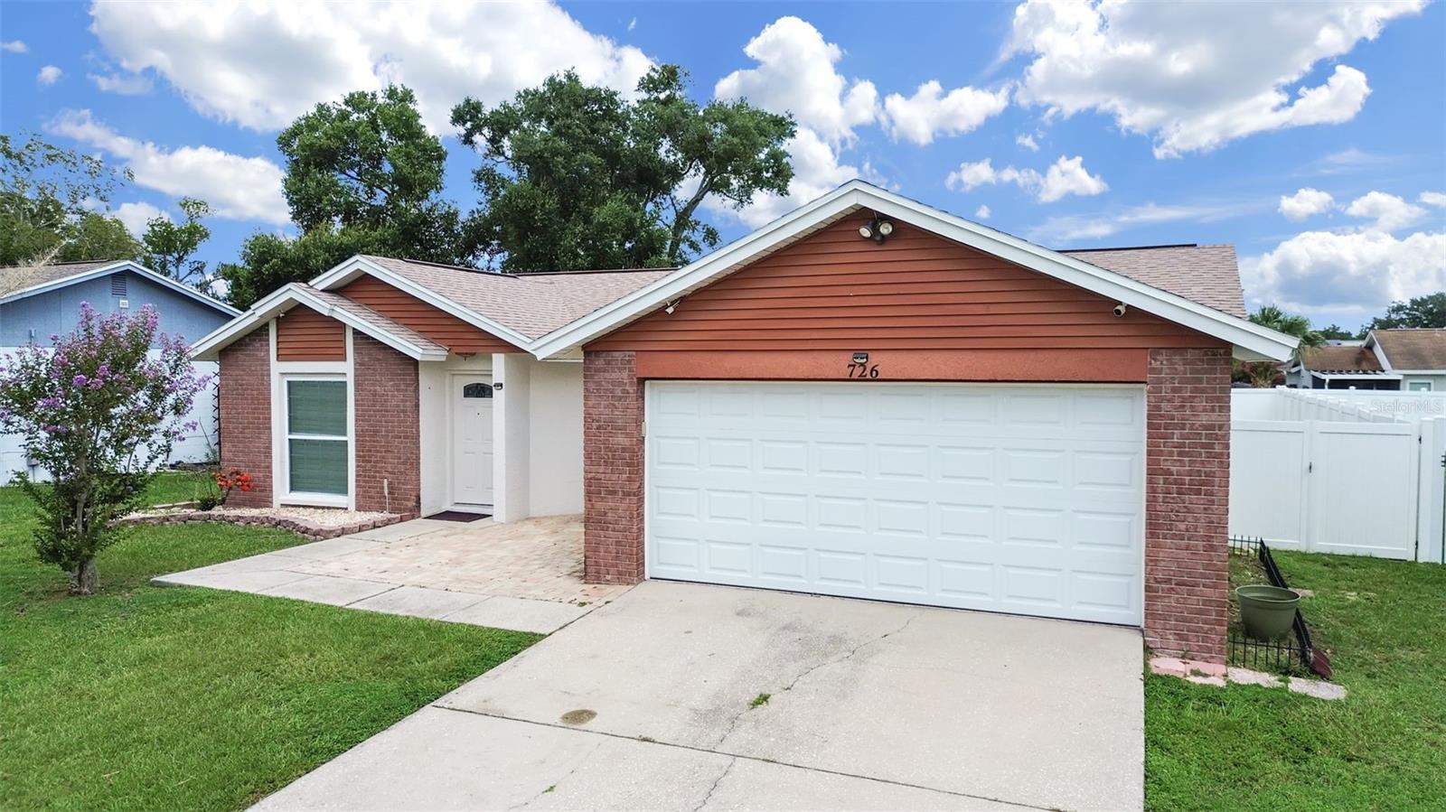 726 STILLVIEW CIR — photo 2