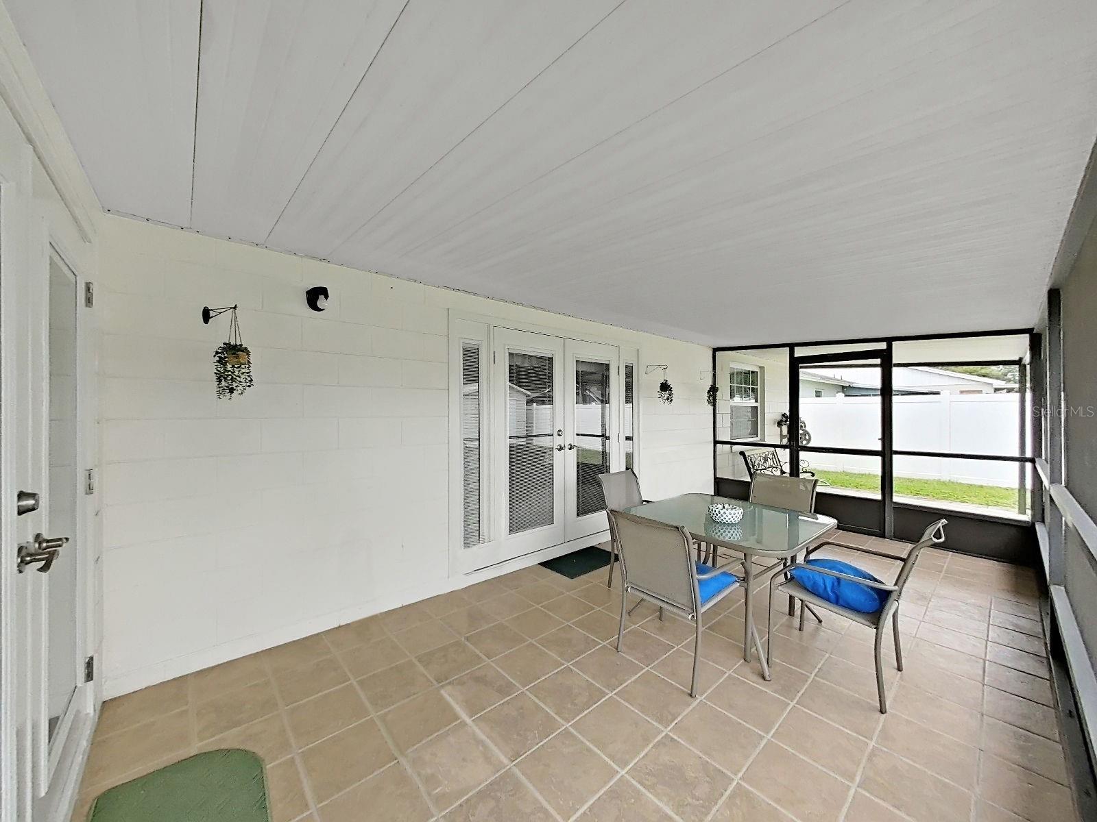 726 STILLVIEW CIR — photo 40