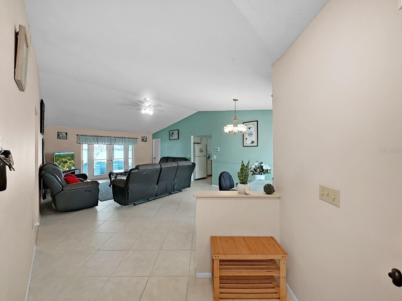 726 STILLVIEW CIR — photo 11
