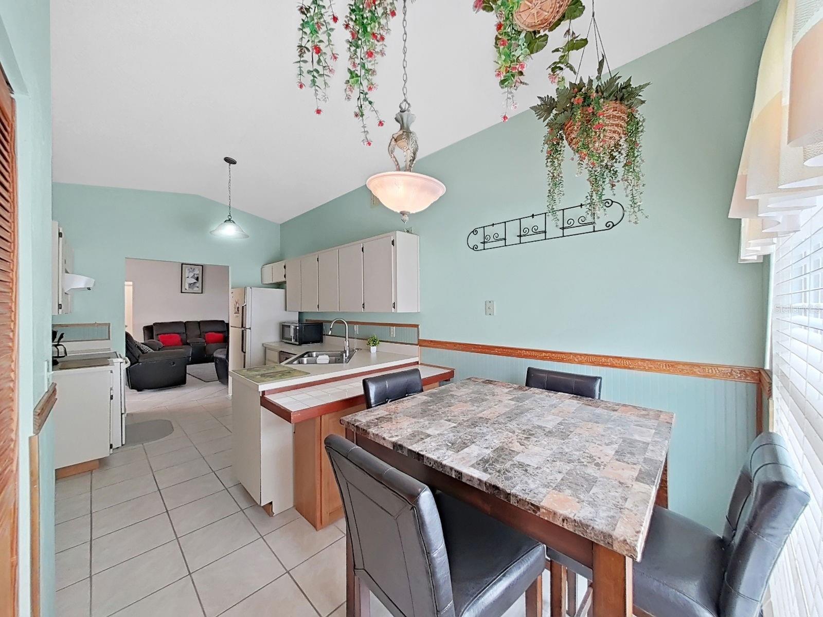726 STILLVIEW CIR — photo 21