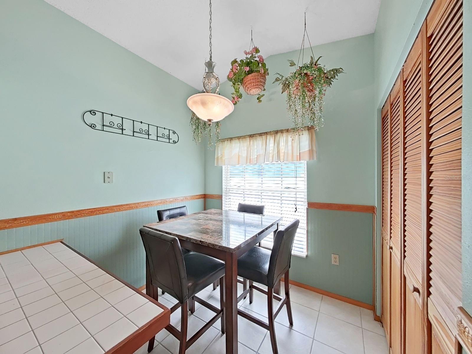 726 STILLVIEW CIR — photo 20