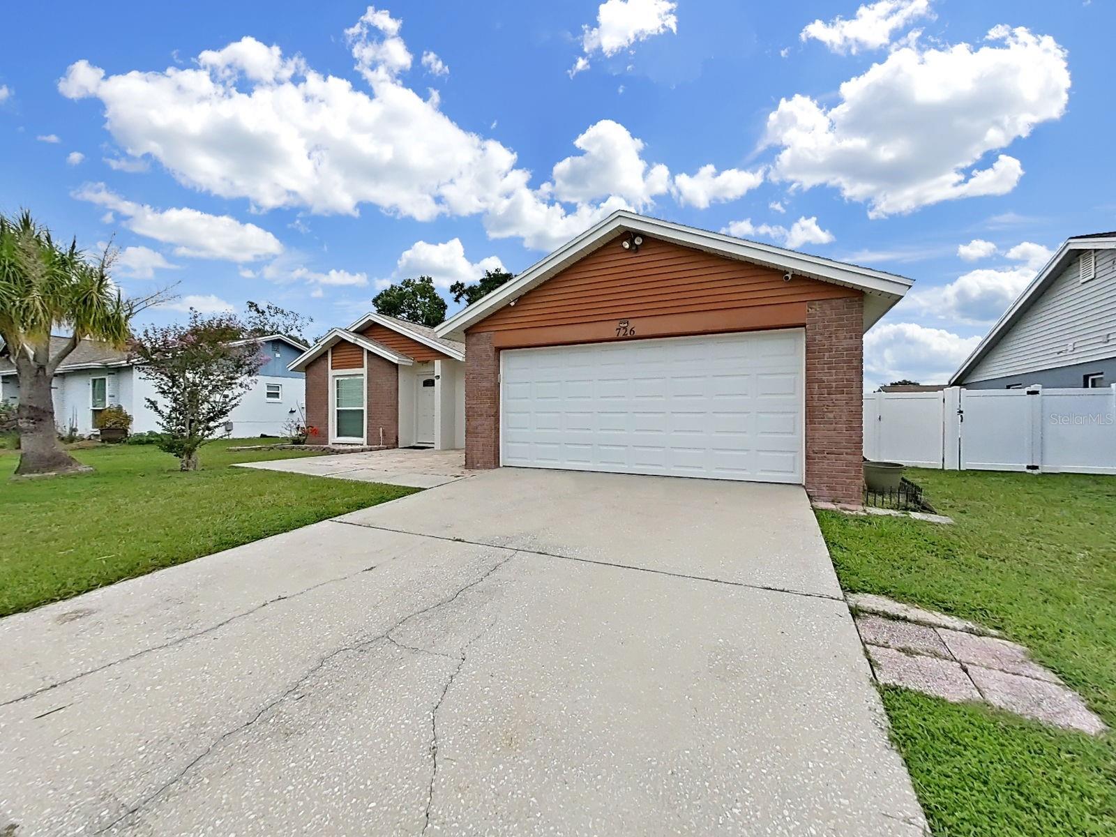 726 STILLVIEW CIR — photo 3
