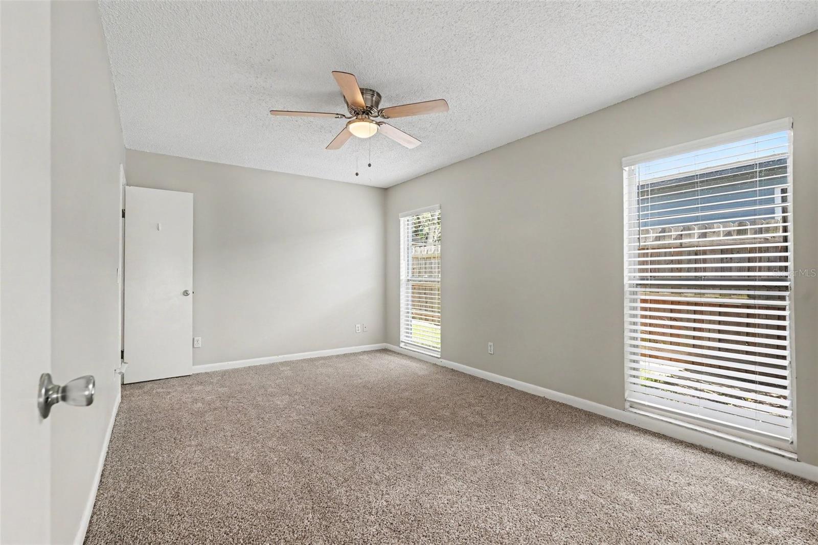 3607 WOODHILL DR — photo 10
