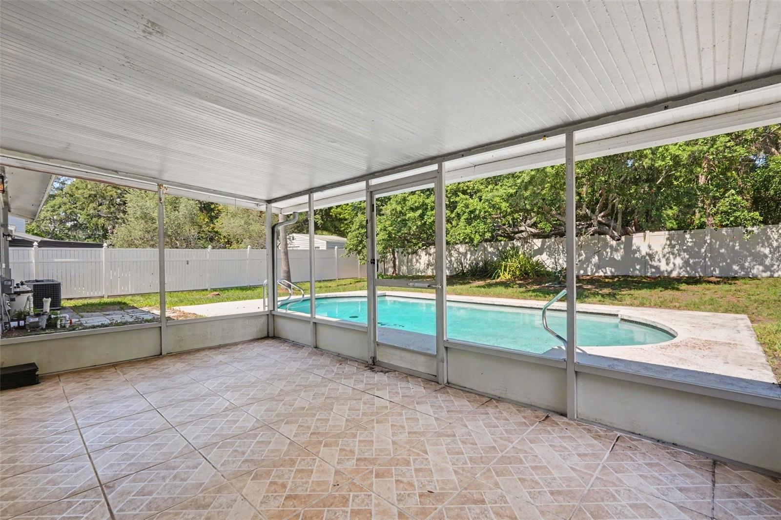3607 WOODHILL DR — photo 16