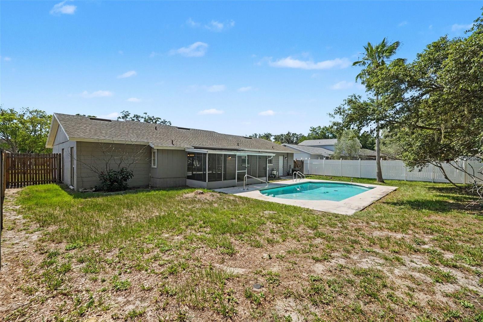 3607 WOODHILL DR — photo 18