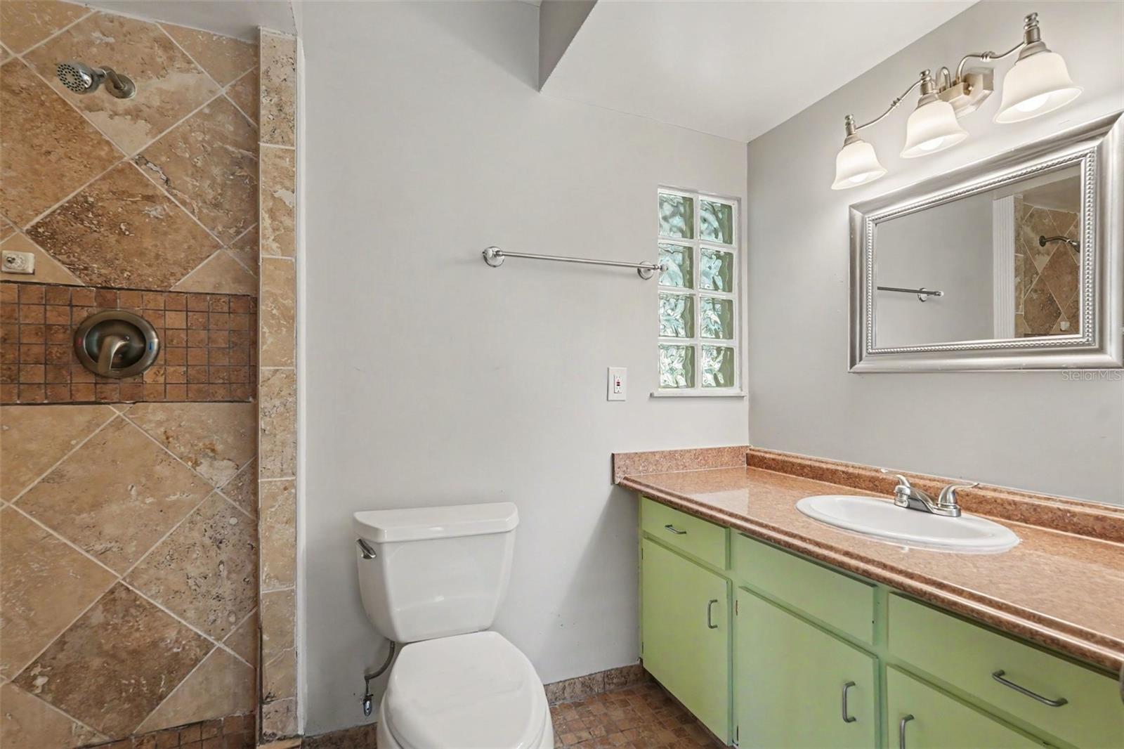 3607 WOODHILL DR — photo 14
