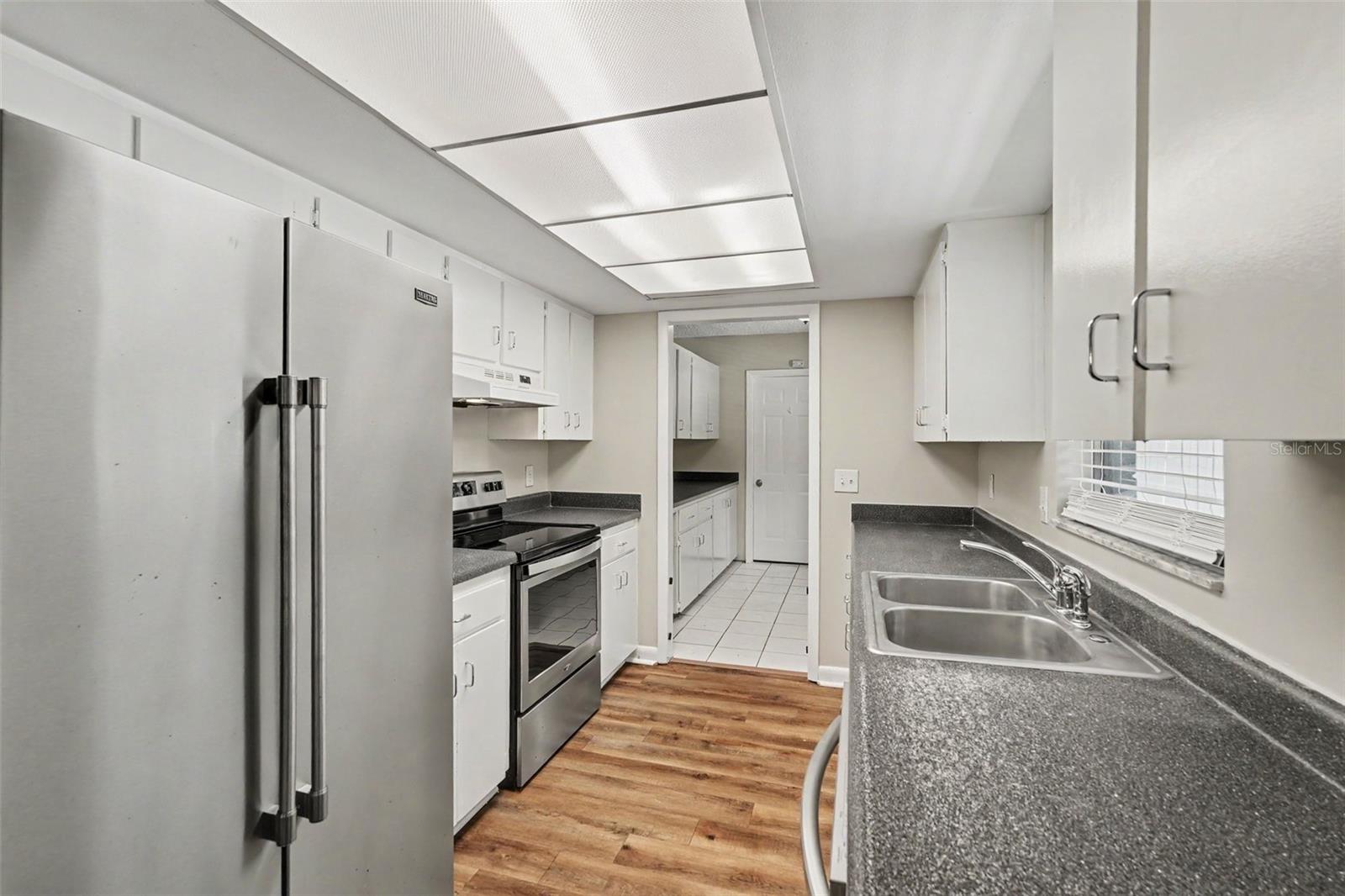 3607 WOODHILL DR — photo 4