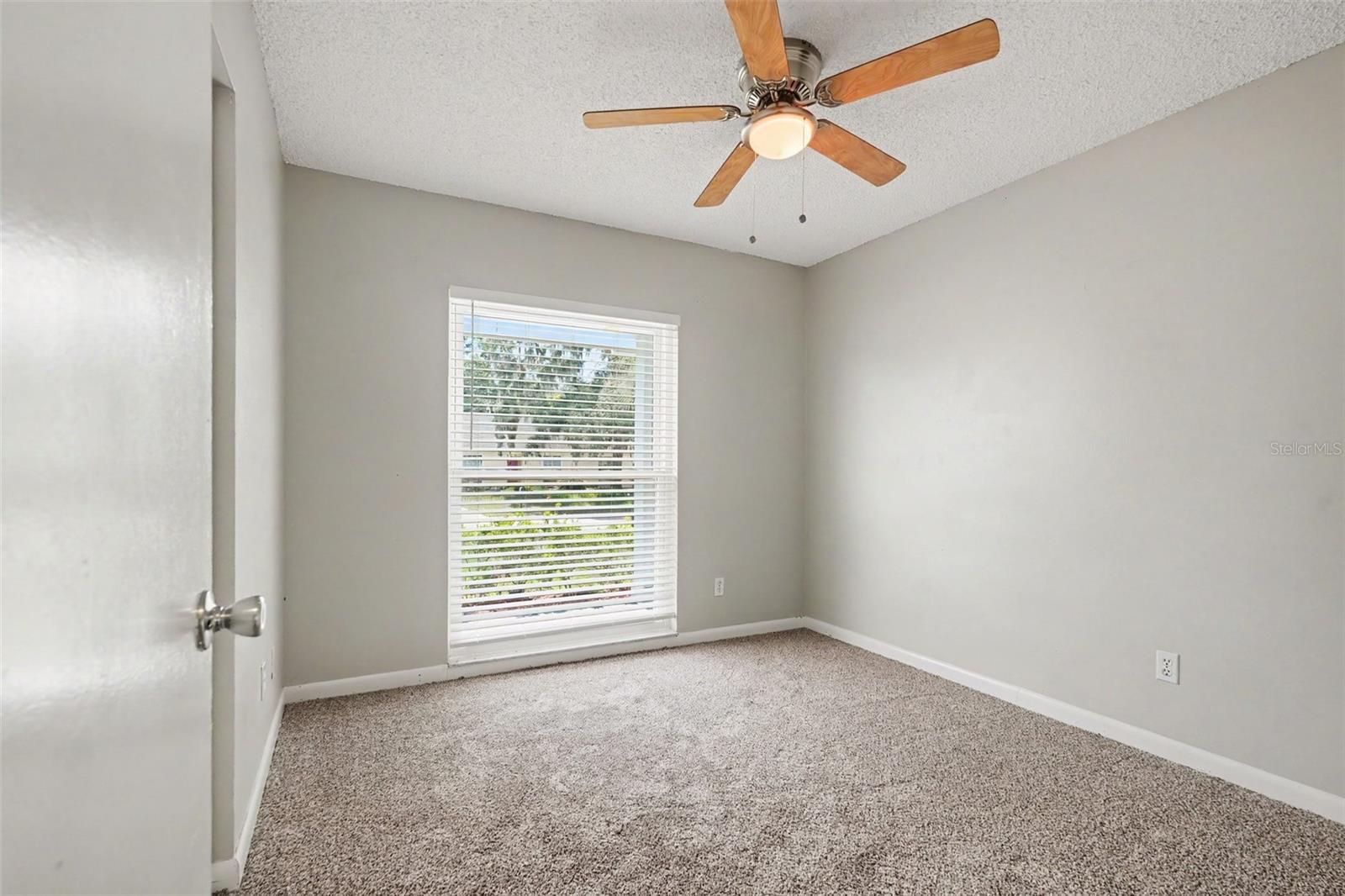 3607 WOODHILL DR — photo 11