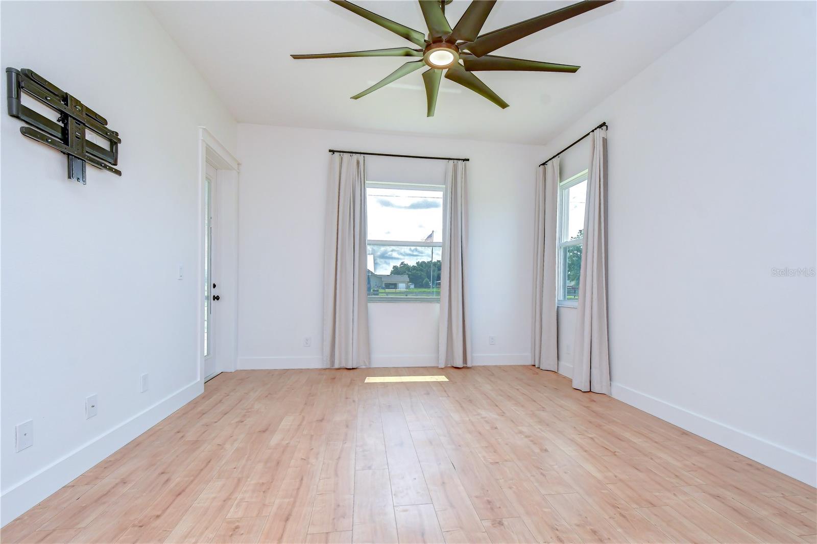 4008 MCINTOSH ESTATES LN — photo 16