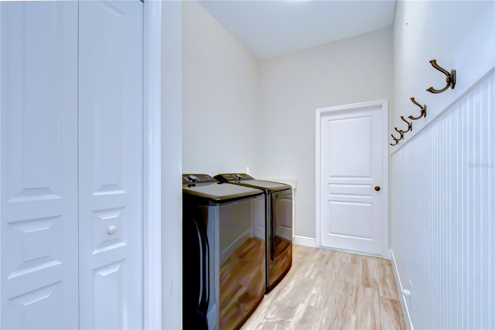 4008 MCINTOSH ESTATES LN — photo 24