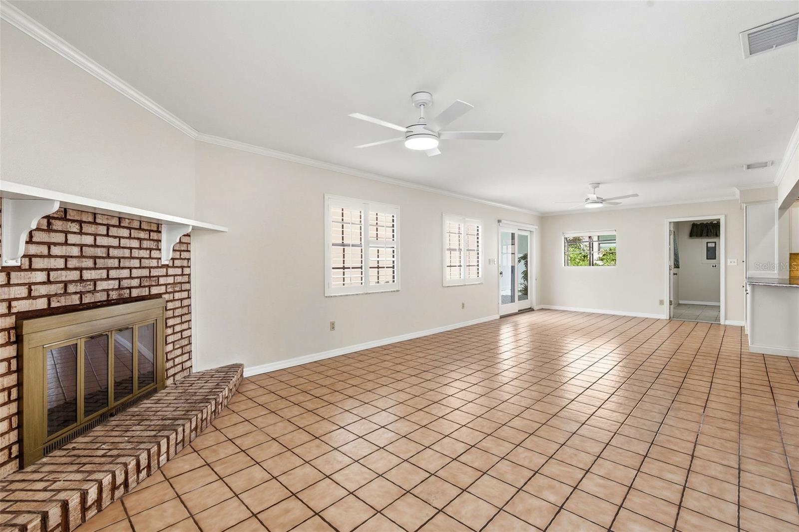 345 BAILEY ST — photo 12