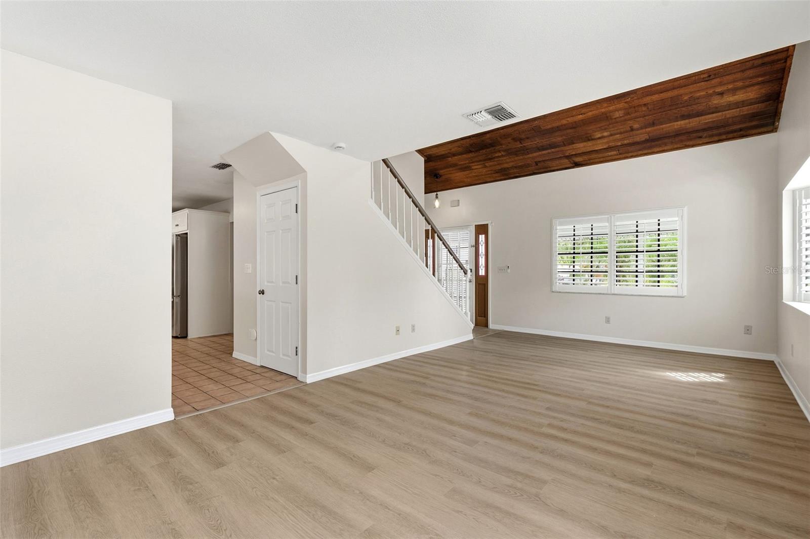 345 BAILEY ST — photo 9