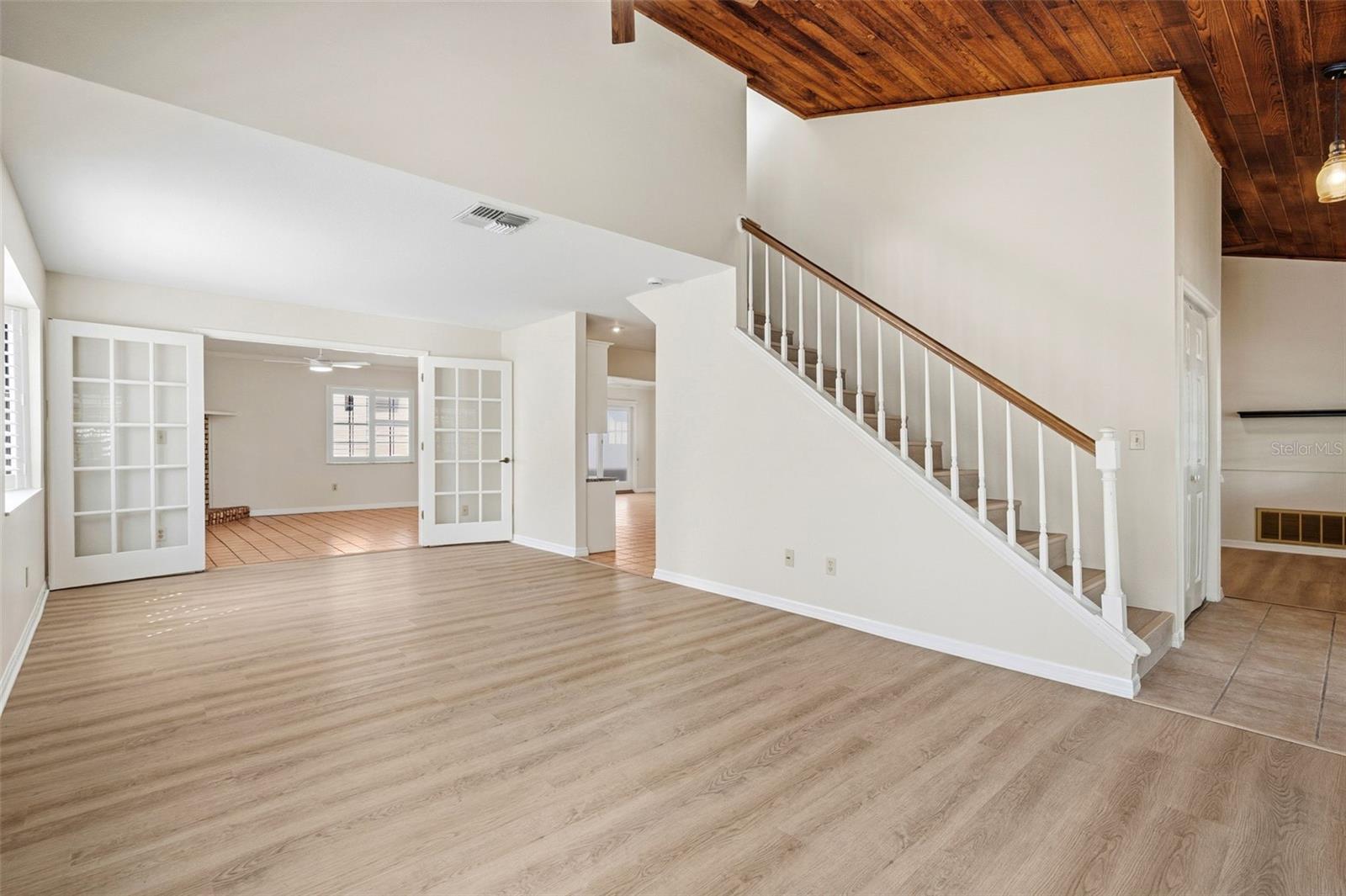 345 BAILEY ST — photo 7