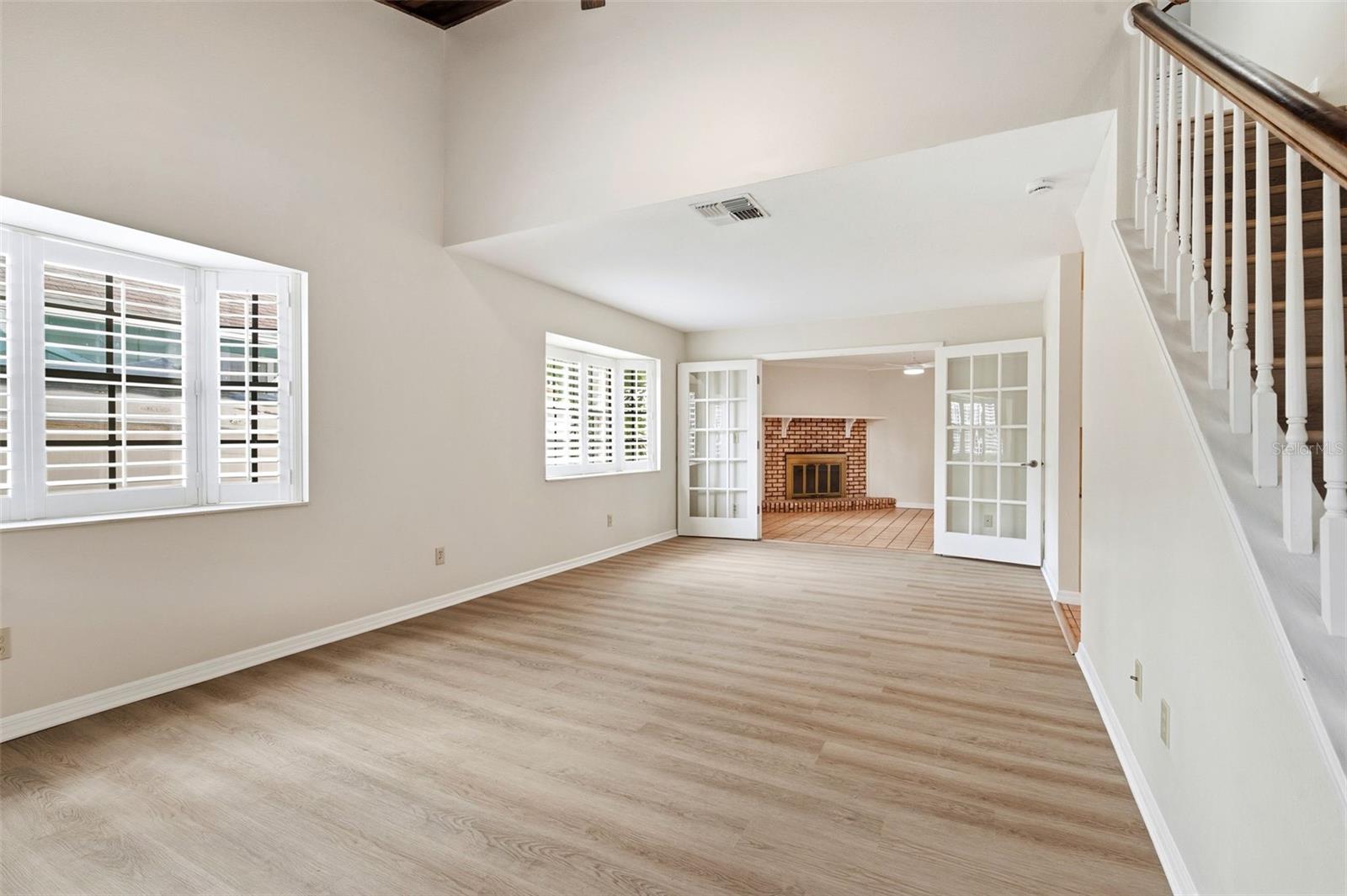 345 BAILEY ST — photo 8
