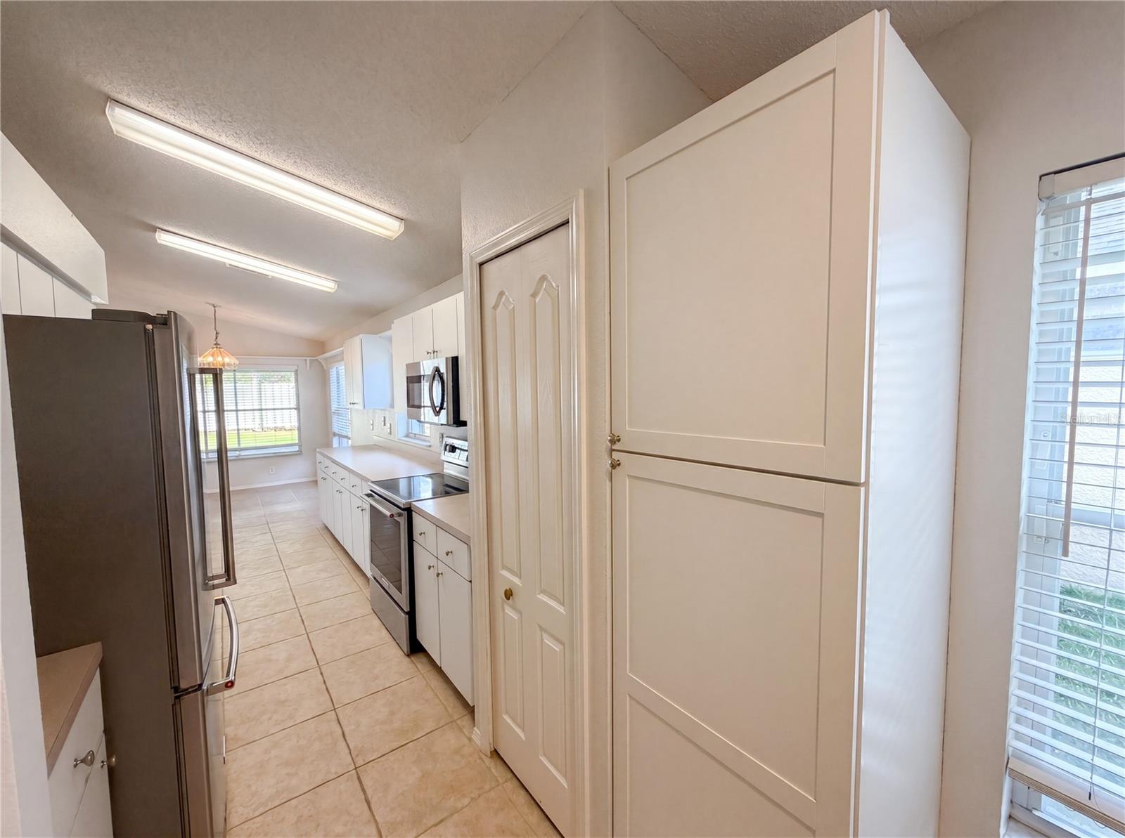4532 PERDITA LN — photo 9