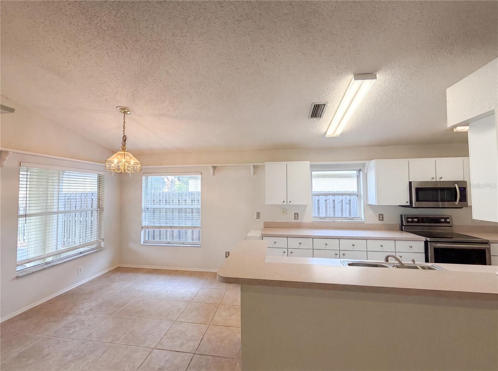 4532 PERDITA LN — photo 10