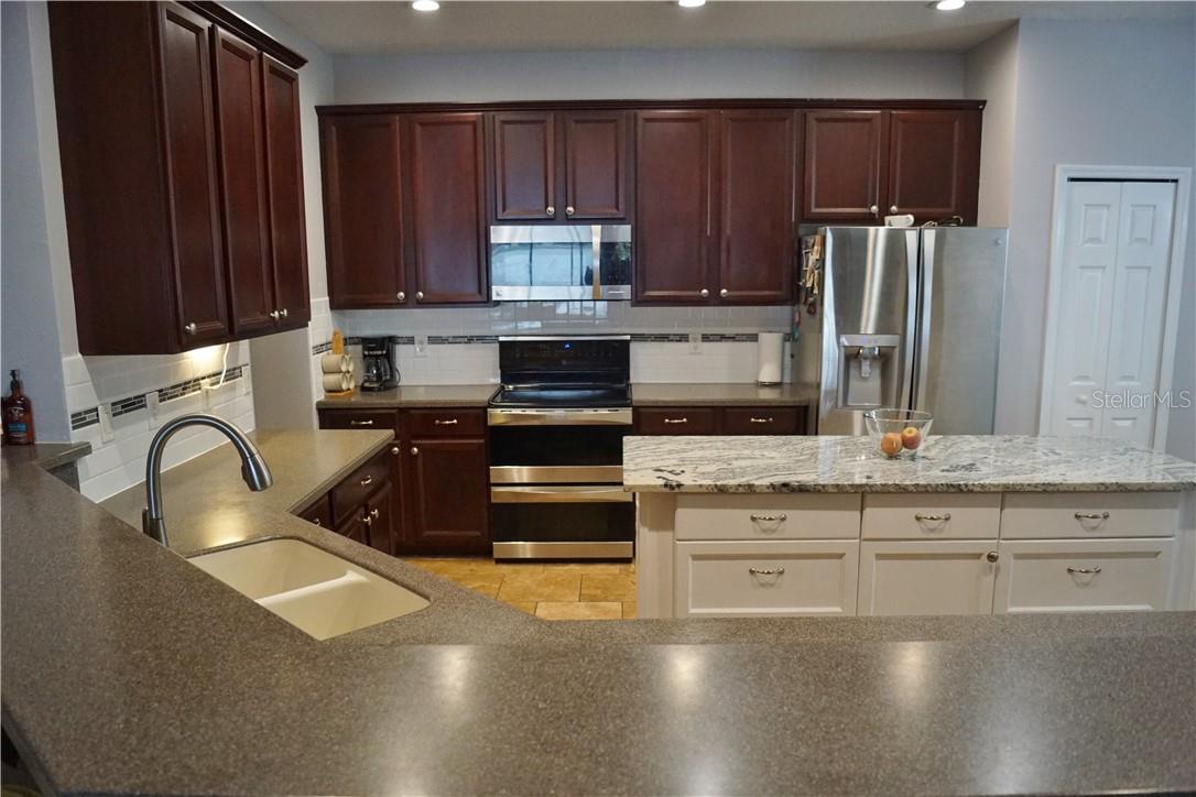 1742 MIRA LAGO CIR — photo 17