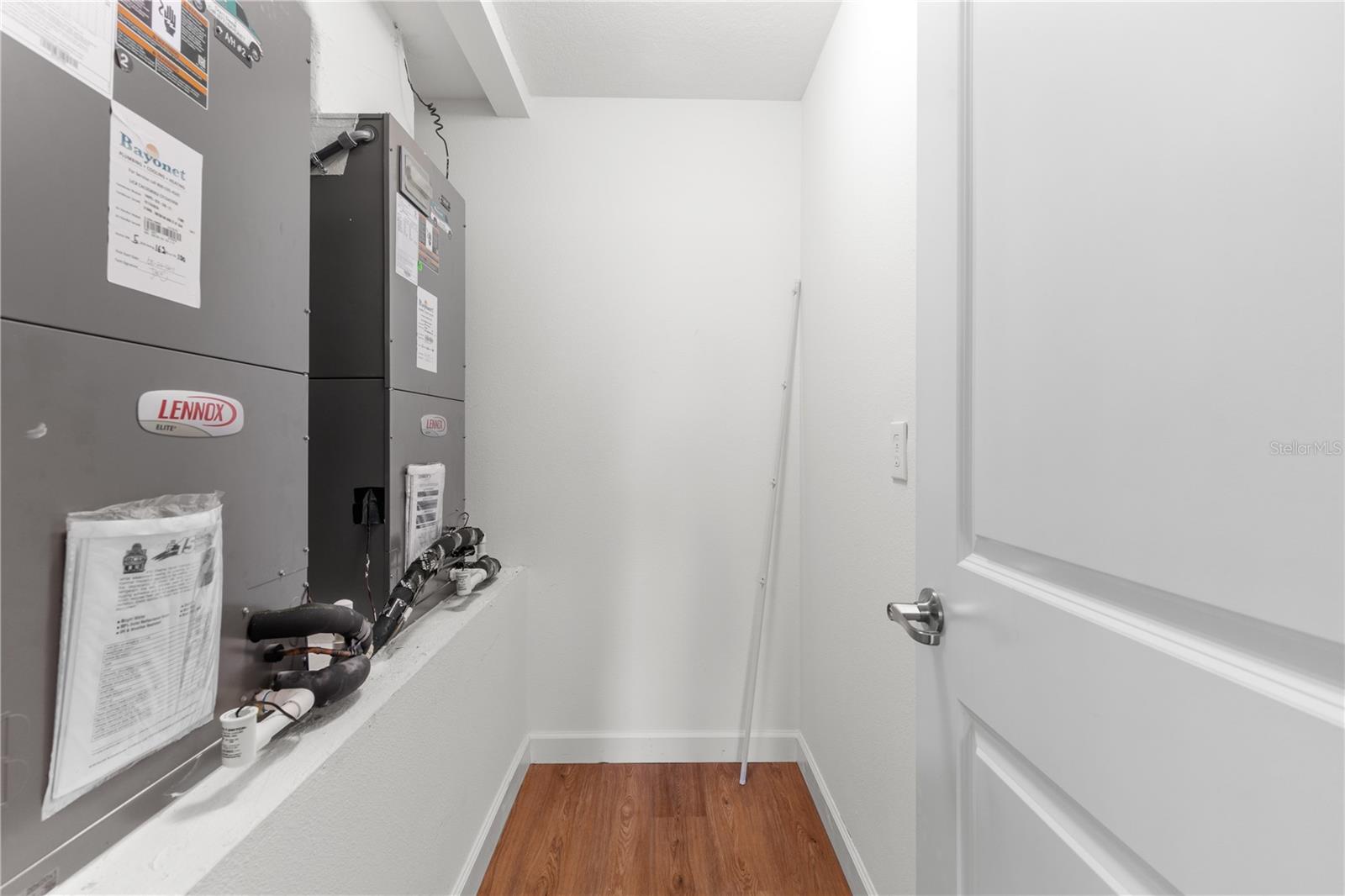 3147 CALVANO DR — photo 28