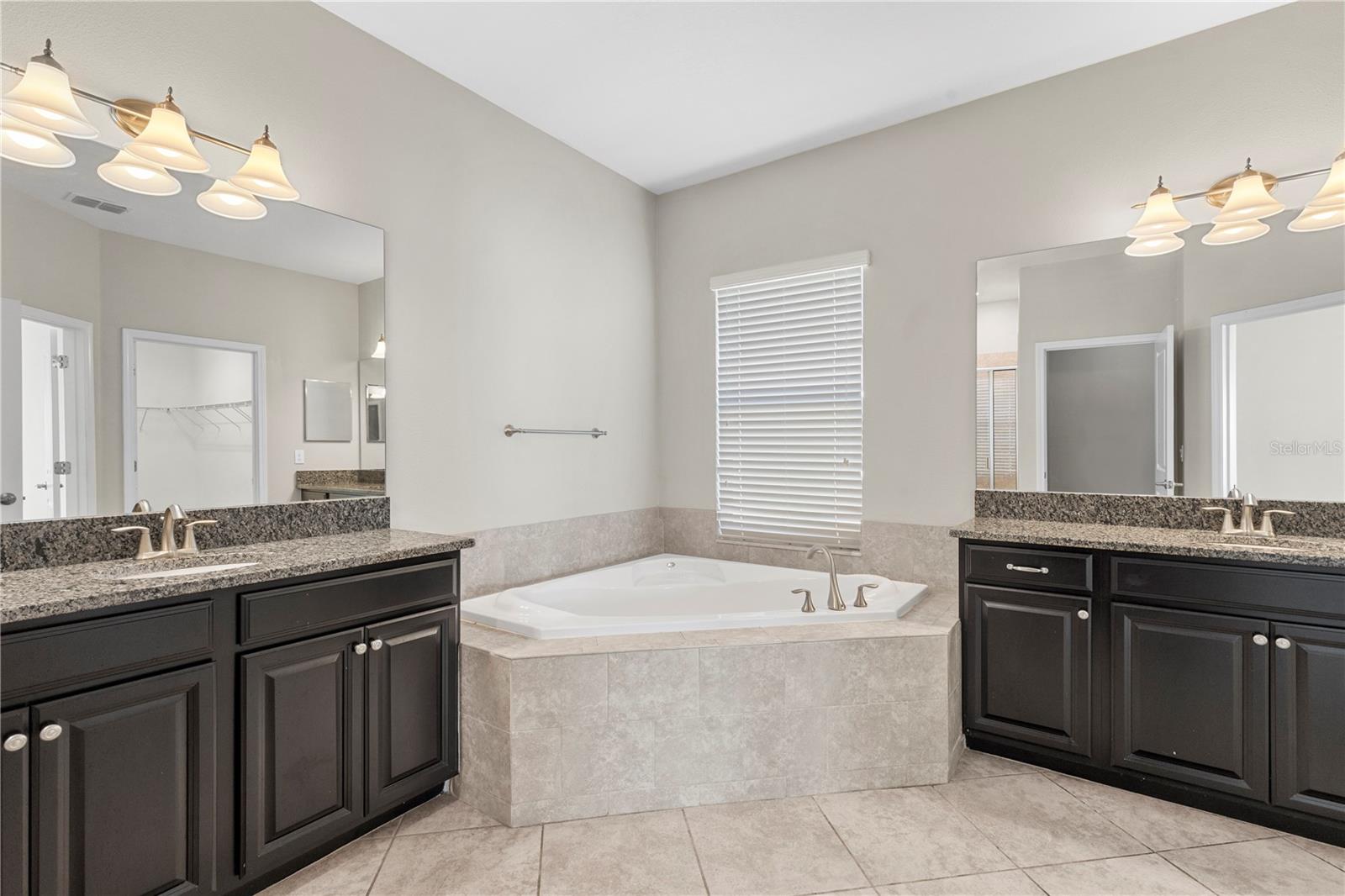 3147 CALVANO DR — photo 21