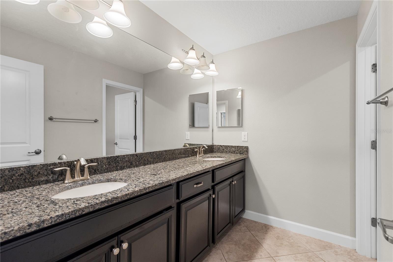 3147 CALVANO DR — photo 33