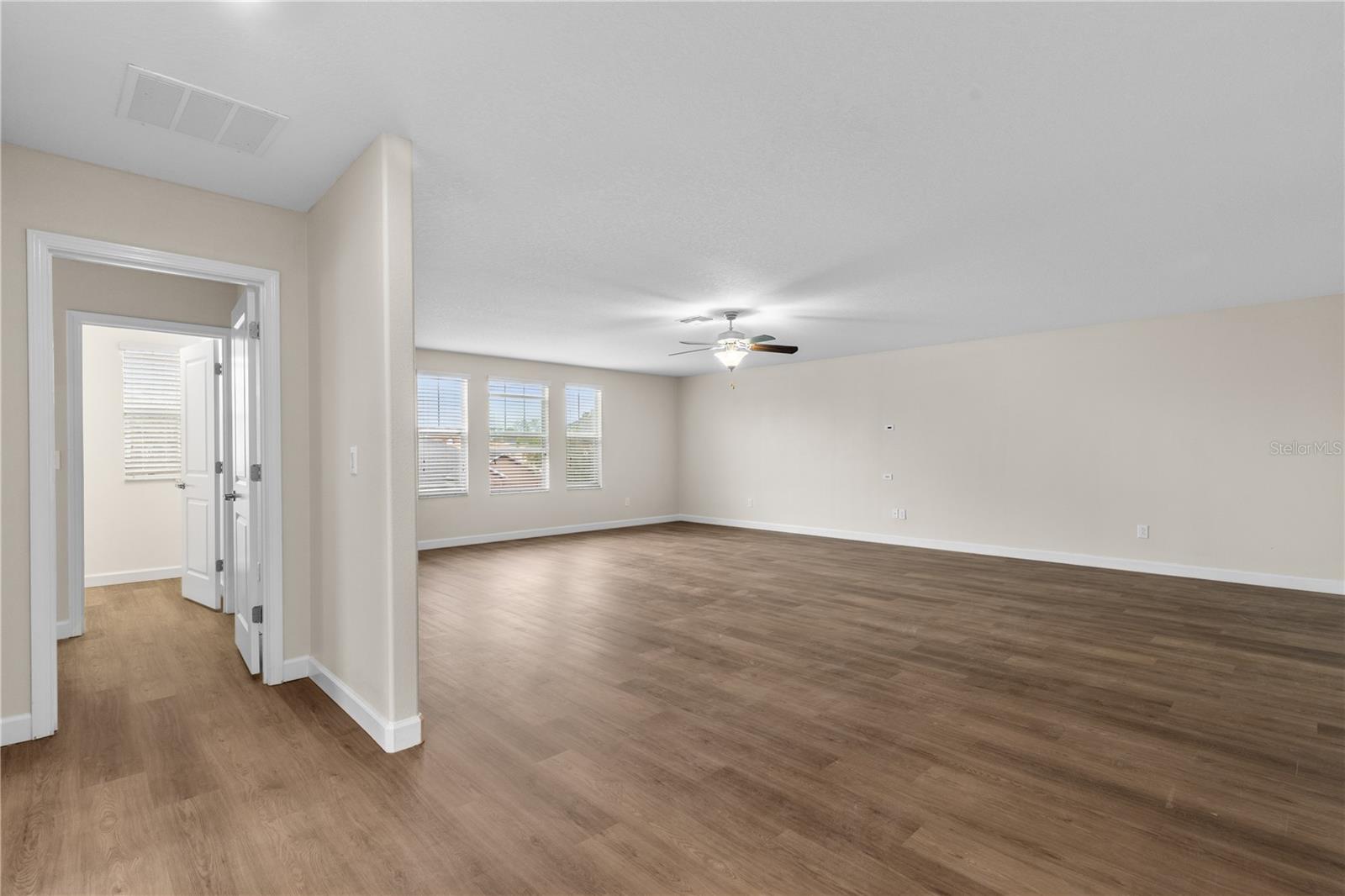 3147 CALVANO DR — photo 29
