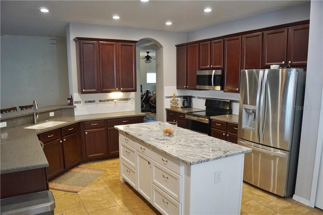 1742 MIRA LAGO CIR — photo 16