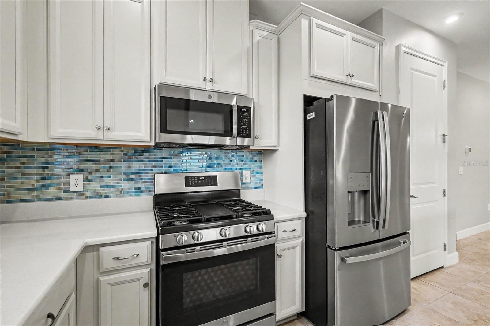 10930 WENDOVER DR — photo 7