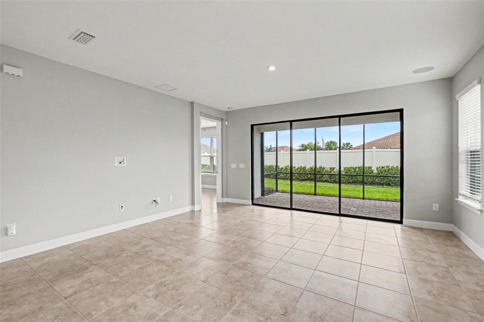 10930 WENDOVER DR — photo 3