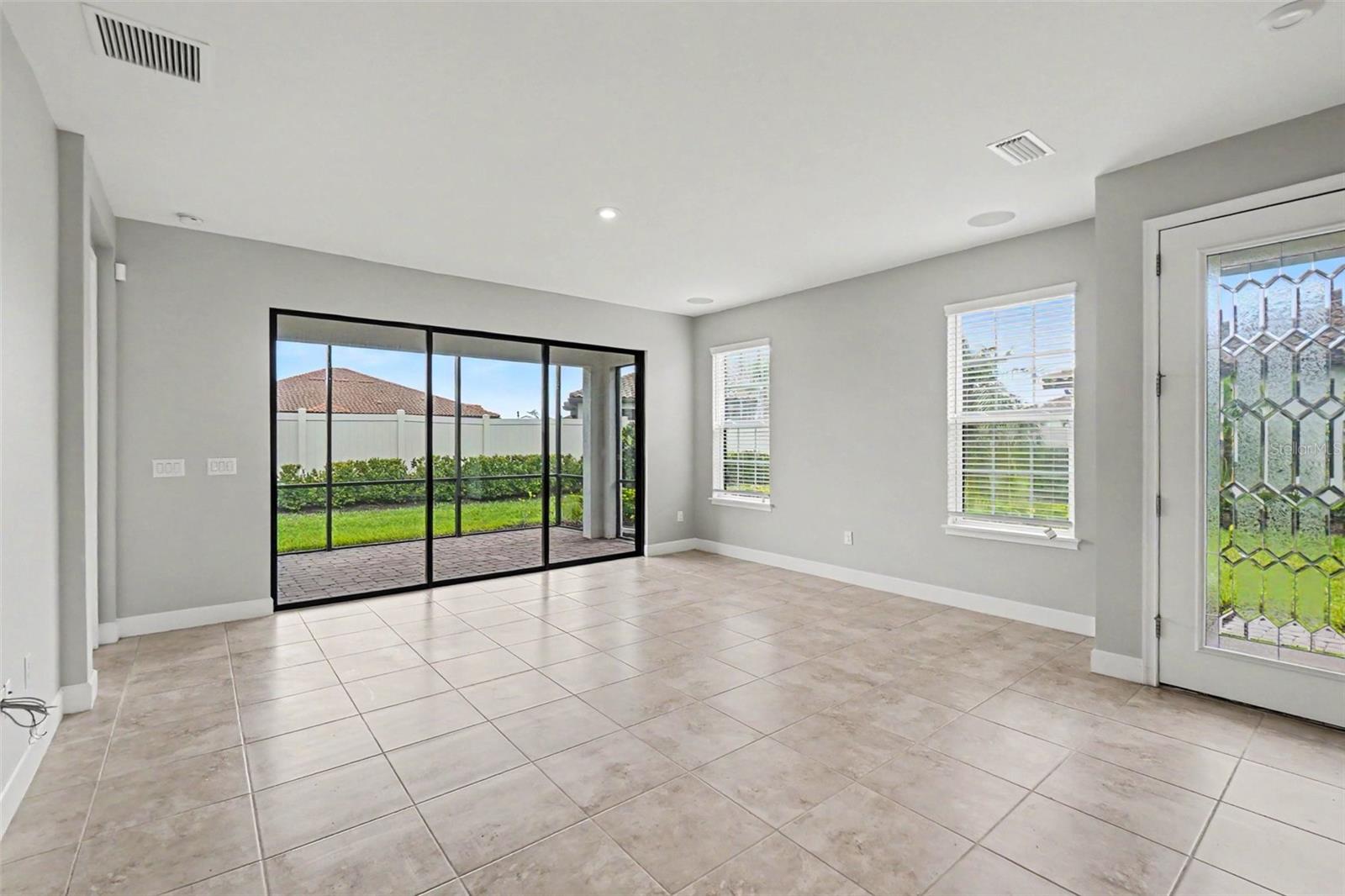 10930 WENDOVER DR — photo 4