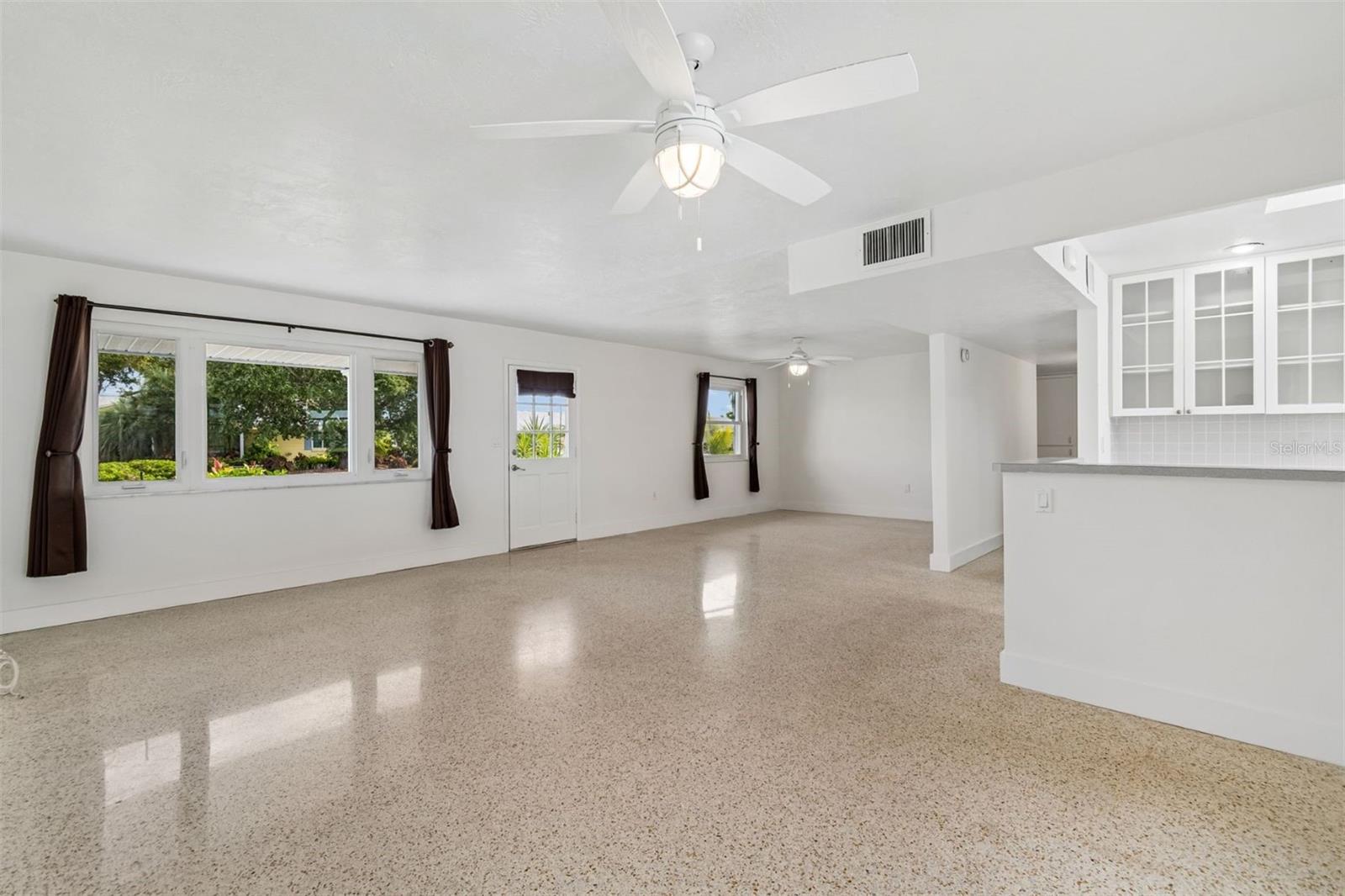 830 LA JOLLA AVE — photo 4