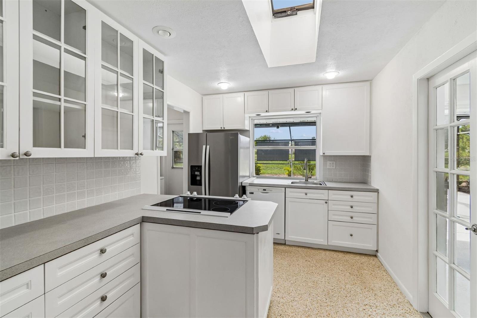 830 LA JOLLA AVE — photo 13