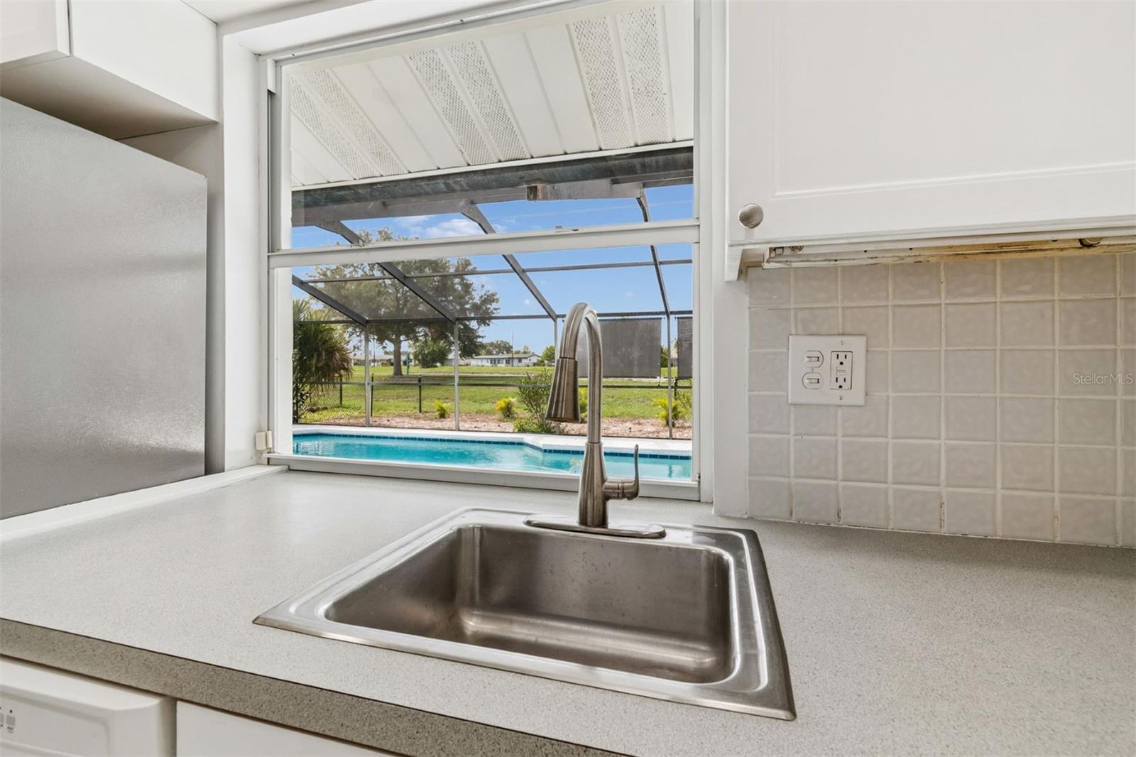 830 LA JOLLA AVE — photo 17