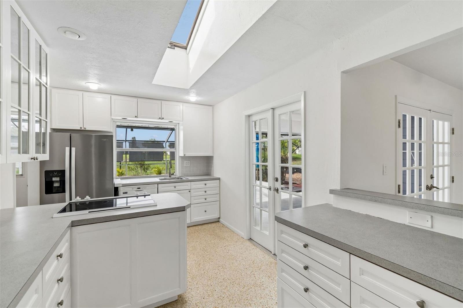 830 LA JOLLA AVE — photo 7