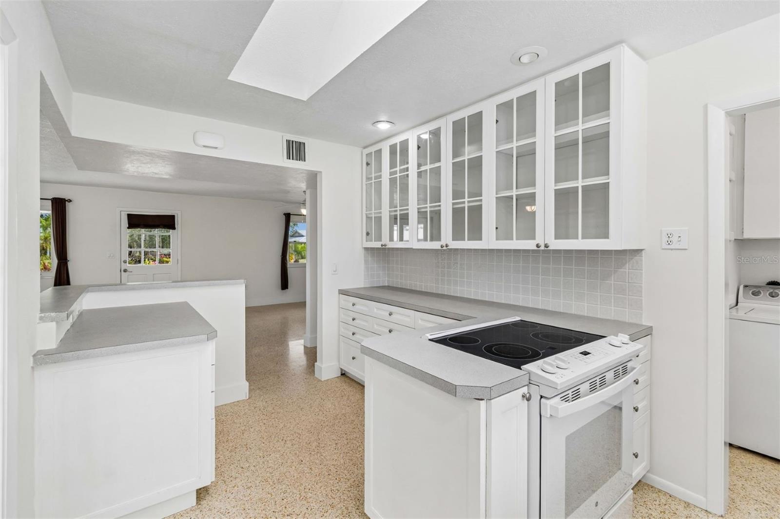 830 LA JOLLA AVE — photo 8