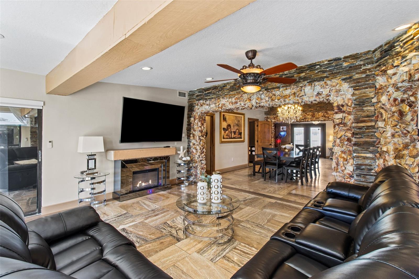 357 LA HACIENDA DR — photo 12