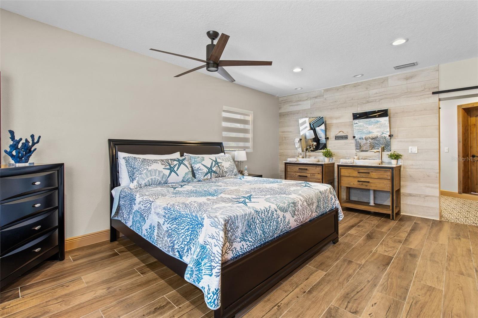 357 LA HACIENDA DR — photo 17